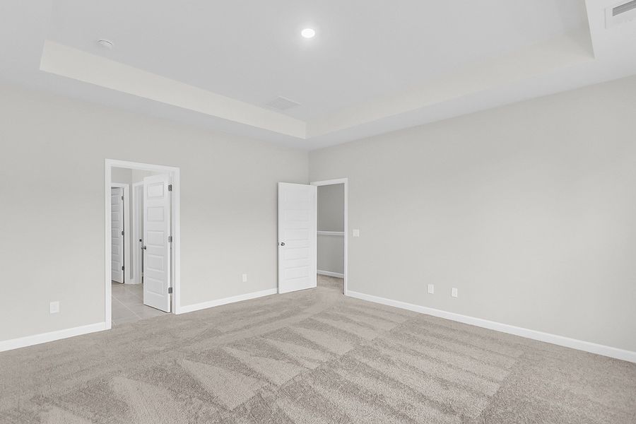 Spacious, unfurnished interior of a new home in Pineland Preserve, Summerville (Image 26).