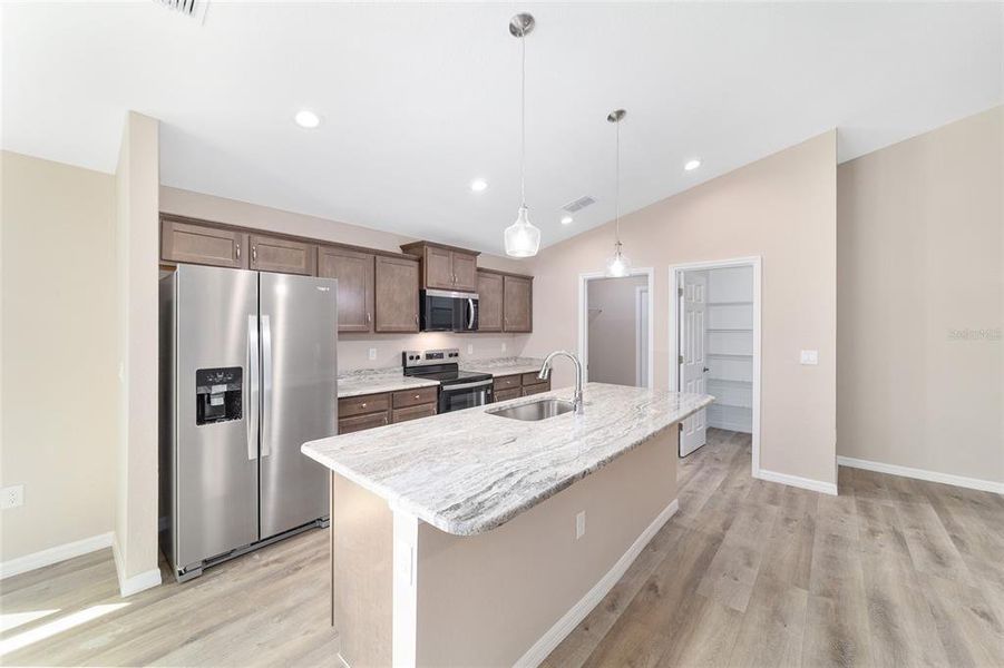 Furnished interior view inside a new home in , Dunnellon (Image 10).