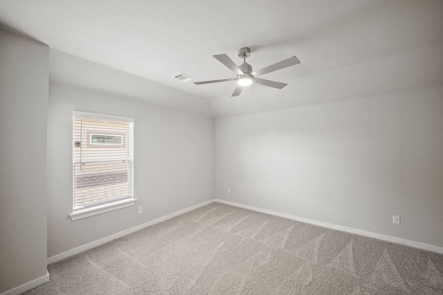 Spacious, unfurnished interior of a new home in Morton Creek Ranch, Katy (Image 14).