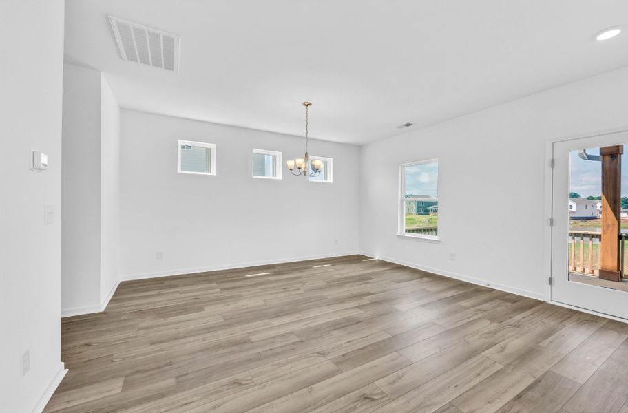 Spacious, unfurnished interior of a new home in The Oaks, Clarksville (Image 13).