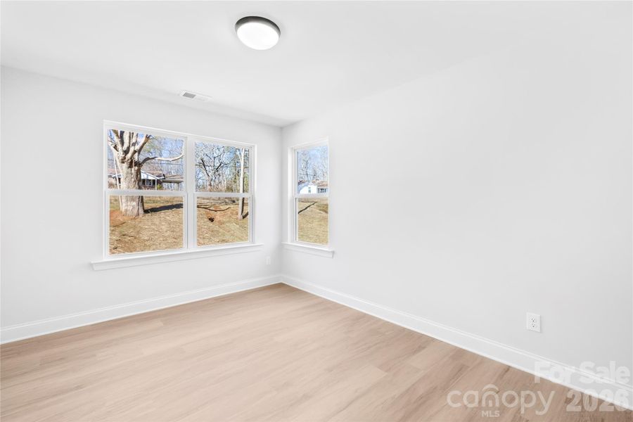 Spacious, unfurnished interior of a new home in , Kings Mountain (Image 32).