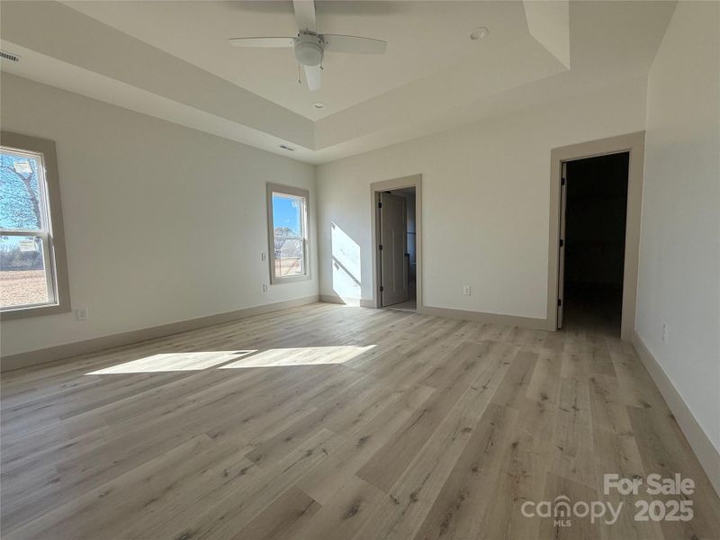 Spacious, unfurnished interior of a new home in , Crouse (Image 19).