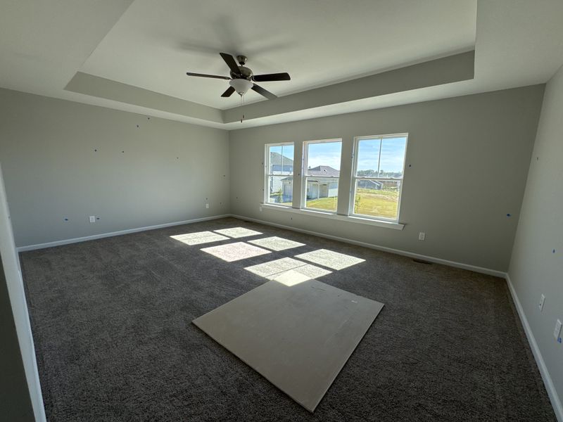 Spacious, unfurnished interior of a new home in Windsor, North Augusta (Image 10).