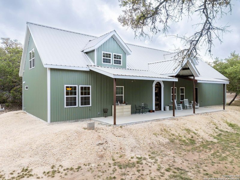 Exterior details and patio area of a home in , Bandera (Image 3).