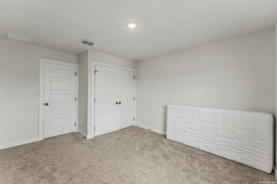 Spacious, unfurnished interior of a new home in Hickory Ridge, Elmendorf (Image 20). Spacious, unfurnished interior of a new home in Hickory Ridge, Elmendorf (Image 20).