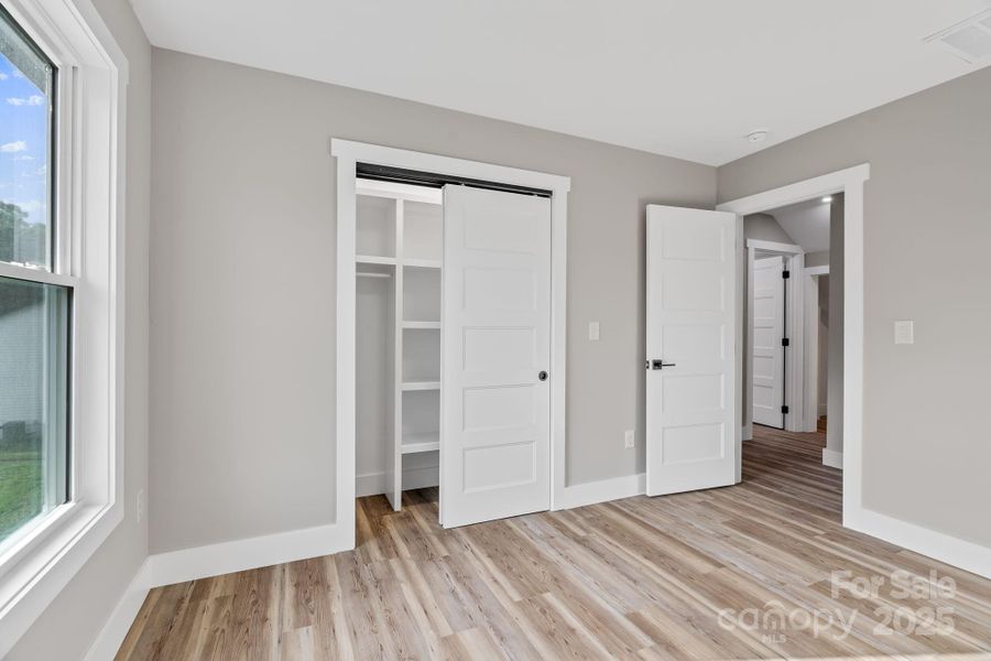 Spacious, unfurnished interior of a new home in , Asheville (Image 30).