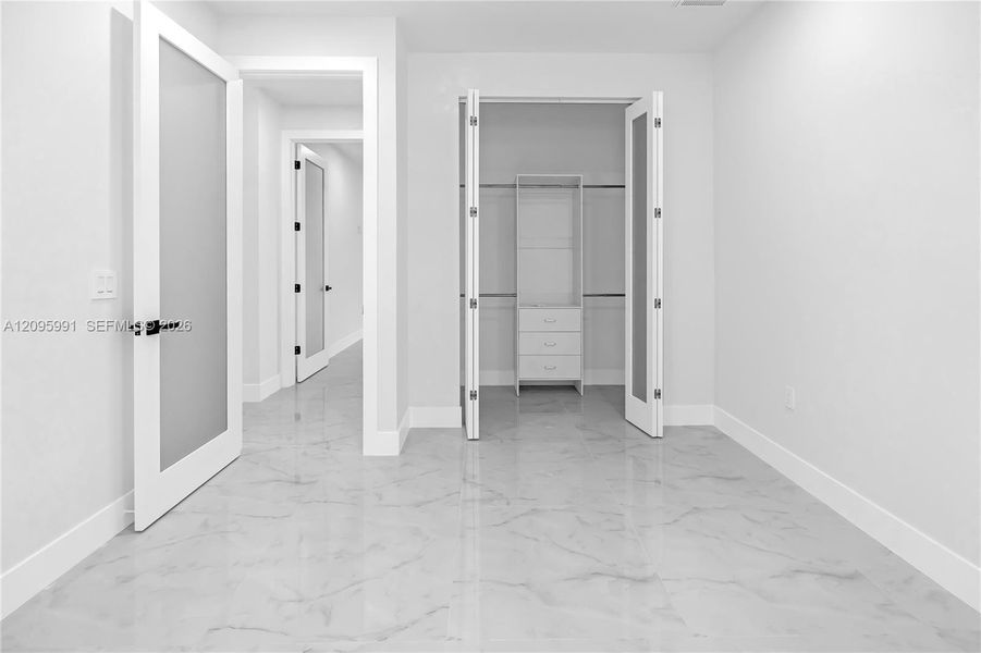 Spacious, unfurnished interior of a new home in , Cape Coral (Image 44).