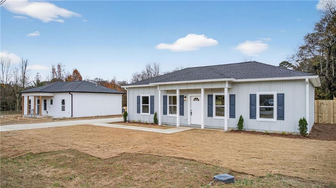 Exterior details and patio area of a home in , Rome (Image 17).