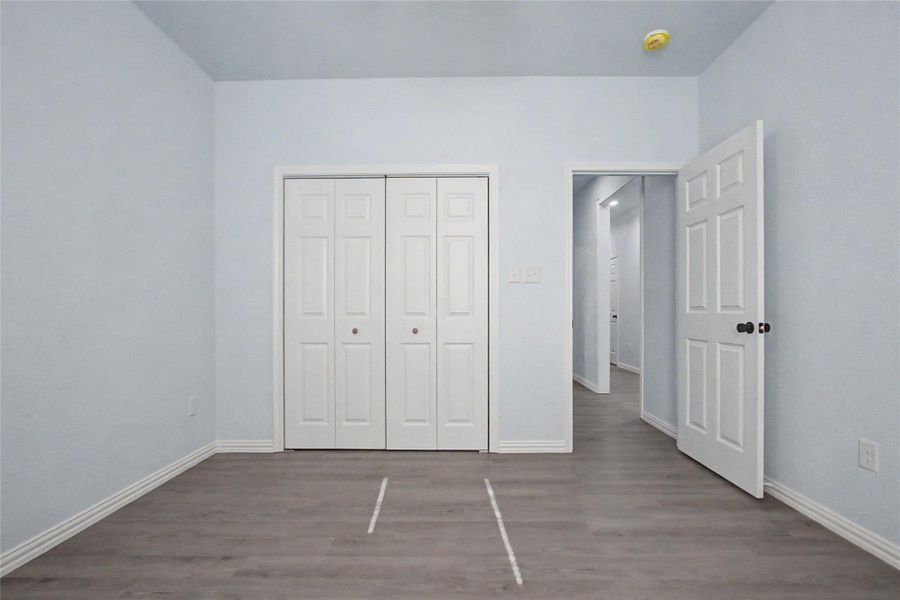 Spacious, unfurnished interior of a new home in , Navasota (Image 20).