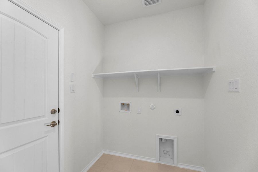 Spacious, unfurnished interior of a new home in Salerno - Heritage Collection, Round Rock (Image 30).