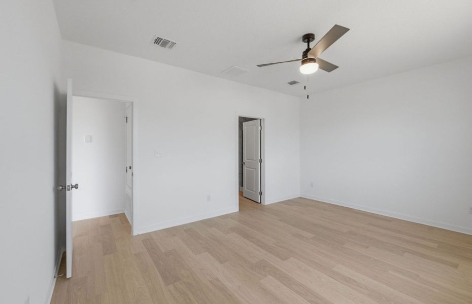 Spacious, unfurnished interior of a new home in La Cima, San Marcos (Image 24).