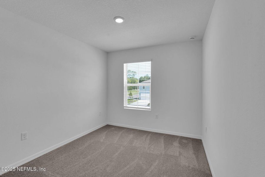 Spacious, unfurnished interior of a new home in Normandy Pines, Jacksonville (Image 16).