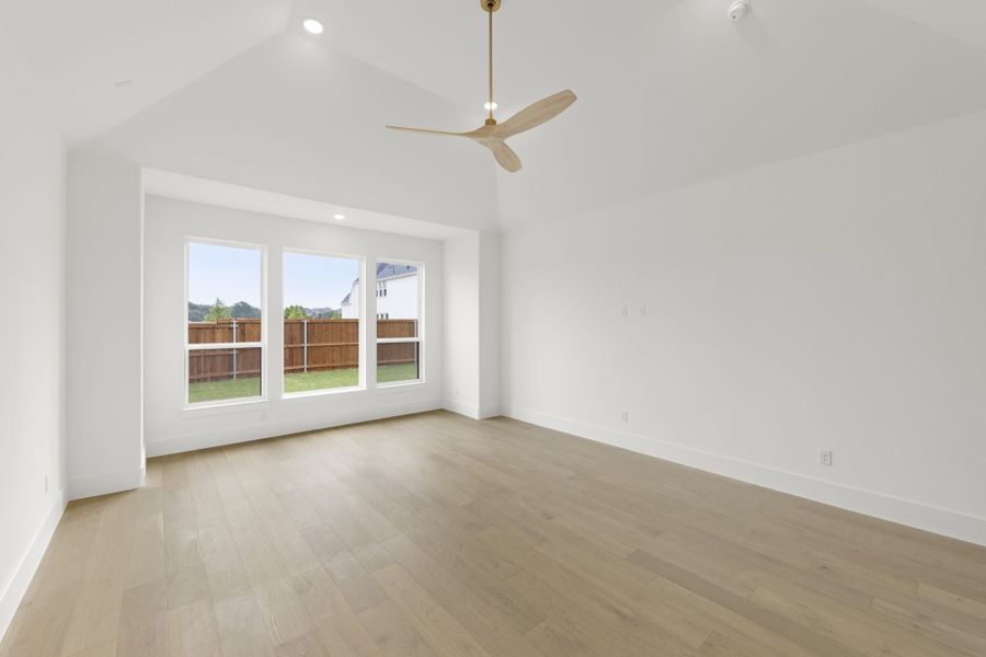 Representative unfurnished interior of a home built from the 7061 by Tradition Homes in Mustang Lakes, McKinney (Image 24).