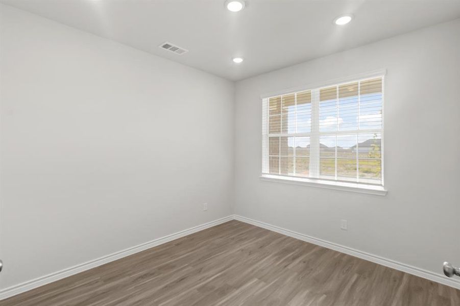 Spacious, unfurnished interior of a new home in Retreat at Fossil Creek, Fort Worth (Image 11). Spacious, unfurnished interior of a new home in Retreat at Fossil Creek, Fort Worth (Image 11).