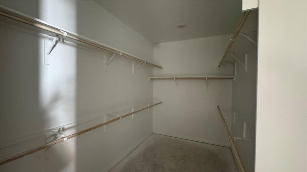 Spacious, unfurnished interior of a new home in Cannon Ranch 40s, Dripping Springs (Image 14).