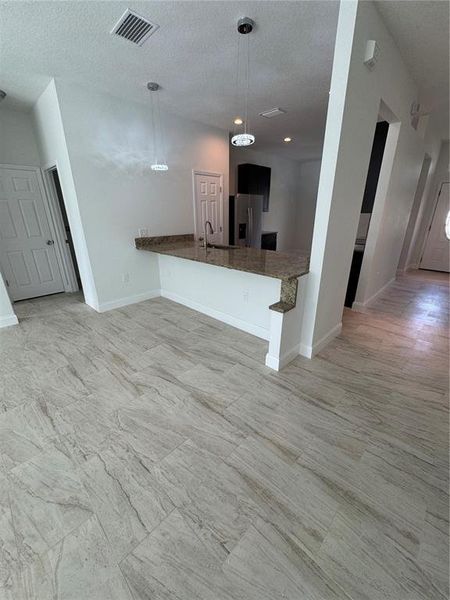 Spacious, unfurnished interior of a new home in , Deltona (Image 16).