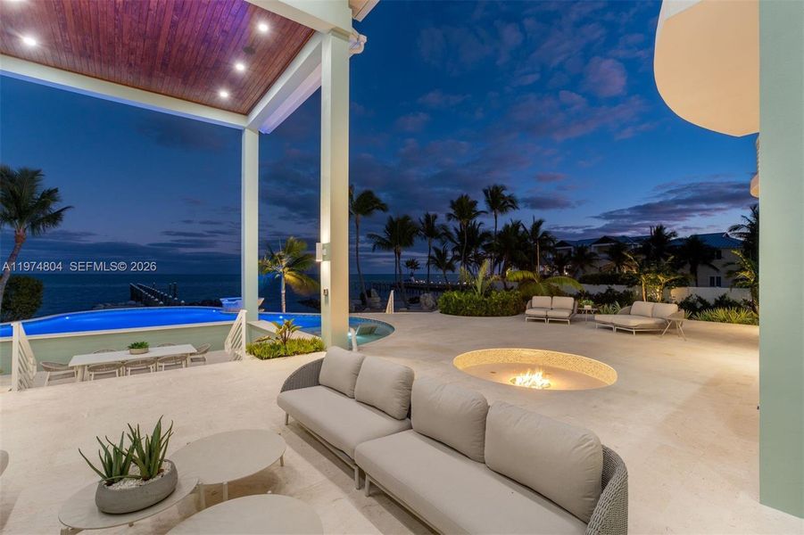 Exterior details and patio area of a home in , Tavernier (Image 23).