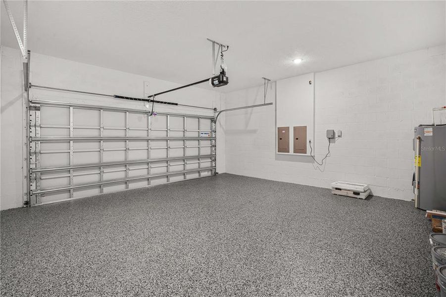 Spacious, unfurnished interior of a new home in , Tampa (Image 19).