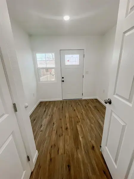 Spacious, unfurnished interior of a new home in , Brownwood (Image 6).