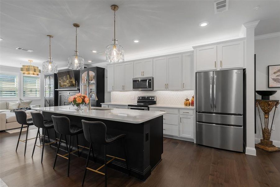 Furnished interior view inside a new home in , Allen (Image 14).