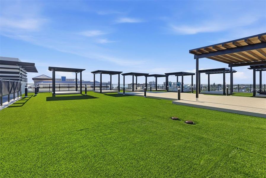 Community amenities in Residences at Town Center, Madeira Beach (Image 36).