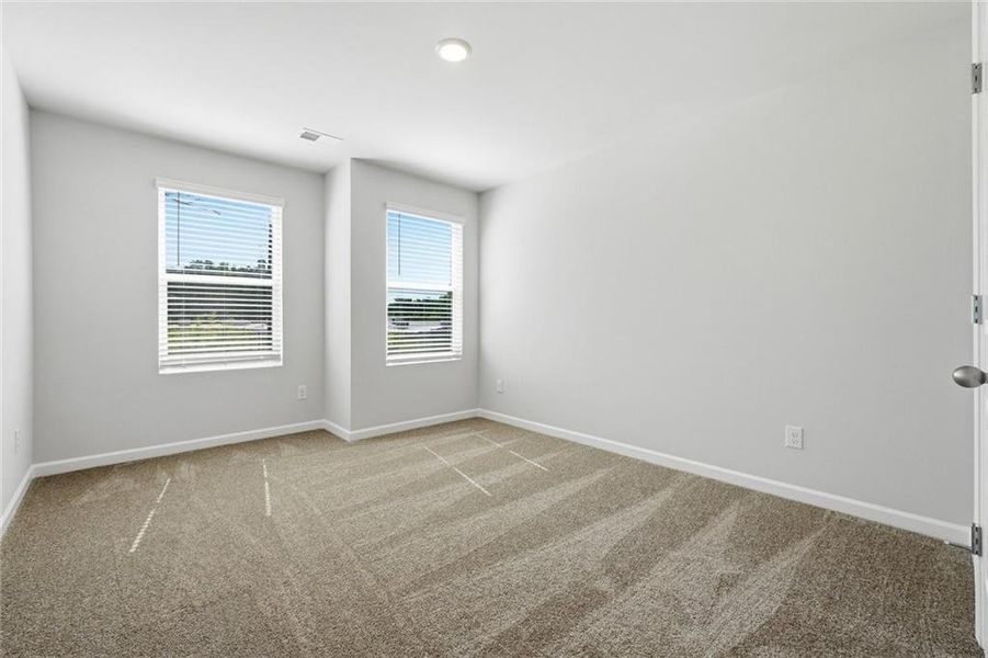 Spacious, unfurnished interior of a new home in Concord Oaks, Powder Springs (Image 20).