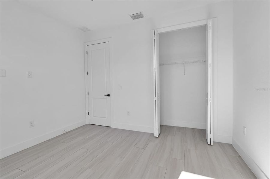 Spacious, unfurnished interior of a new home in , Punta Gorda (Image 19).