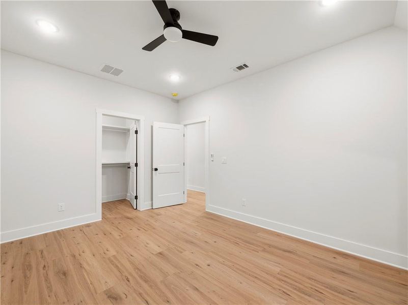 Spacious, unfurnished interior of a new home in , Gainesville (Image 63).
