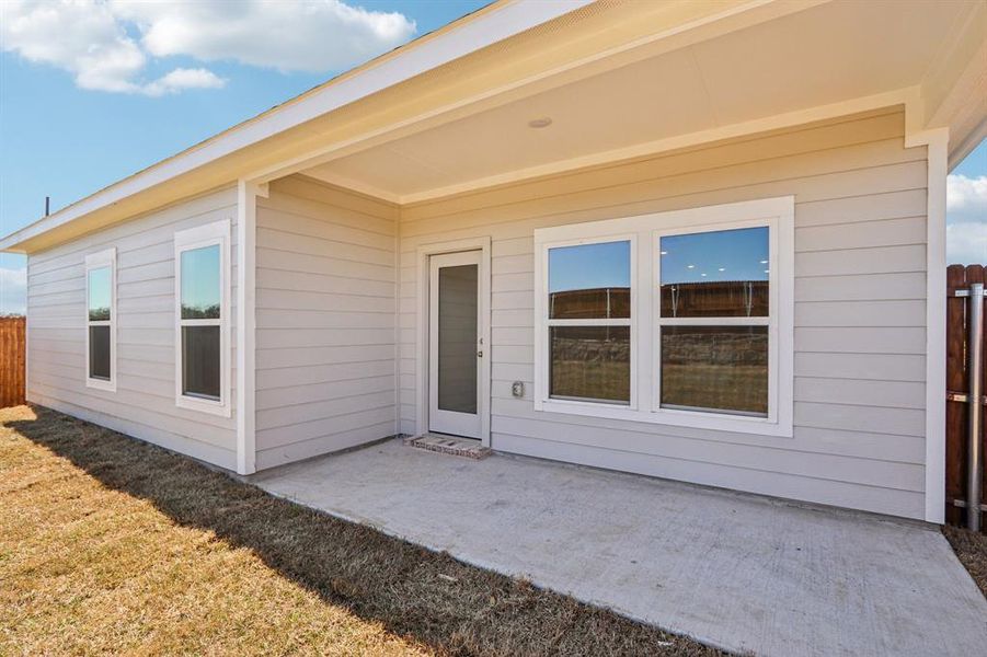 Exterior details and patio area of a home in Hickory Hill, Sherman (Image 26).