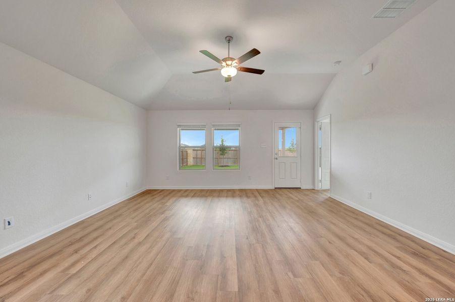 Spacious, unfurnished interior of a new home in Agave, San Antonio (Image 22). Spacious, unfurnished interior of a new home in Agave, San Antonio (Image 22).