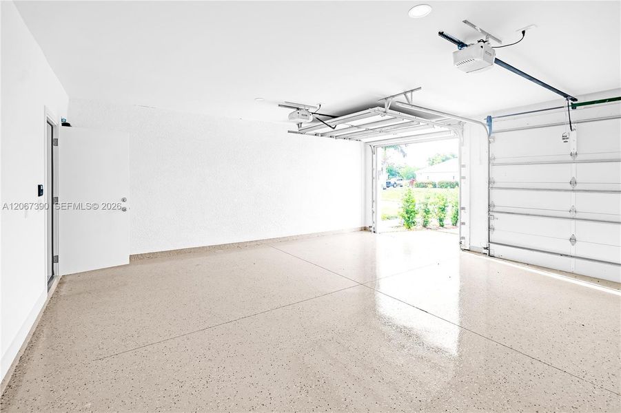 Spacious, unfurnished interior of a new home in , Cape Coral (Image 33). Spacious, unfurnished interior of a new home in , Cape Coral (Image 33).
