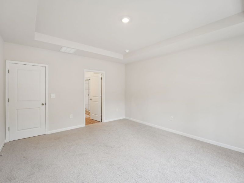 Spacious, unfurnished interior of a new home in Northwoods at Mirror Lake, Villa Rica (Image 15).