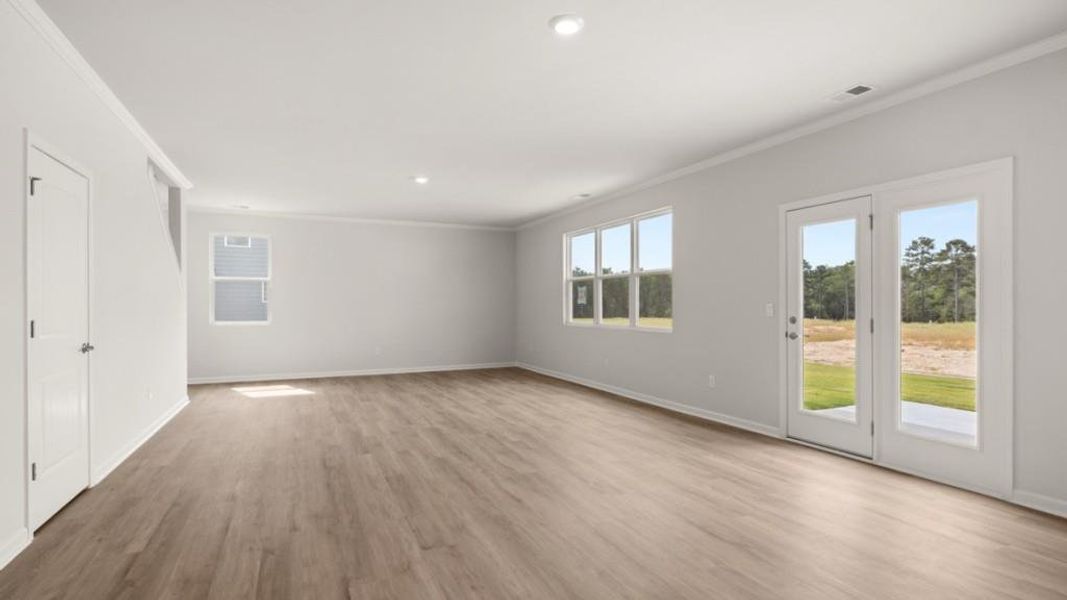 Spacious, unfurnished interior of a new home in Fairway 17 at Mirror Lake, Villa Rica (Image 12).