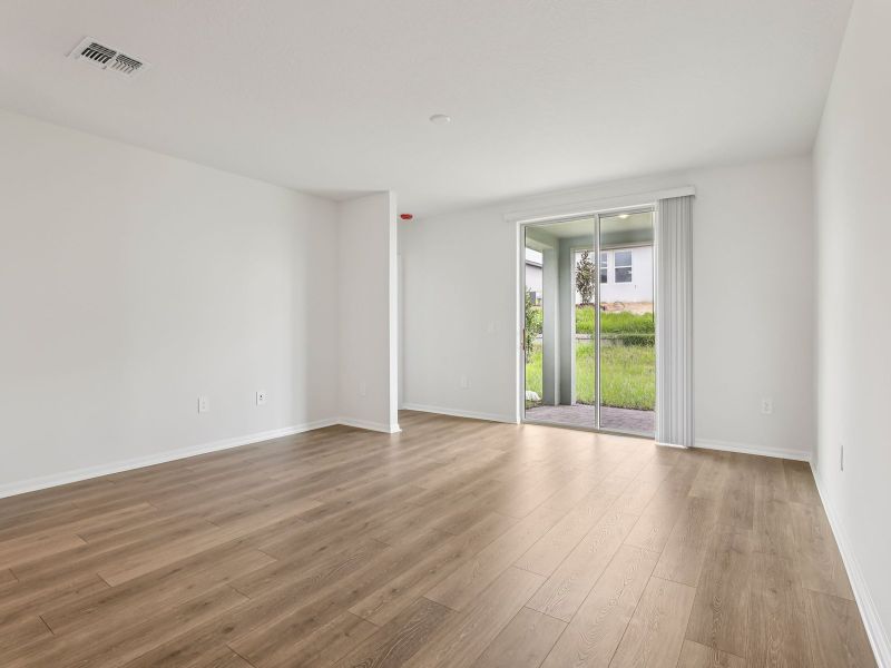Spacious, unfurnished interior of a new home in Springs at Lake Alfred - Classic Series, Lake Alfred (Image 6).