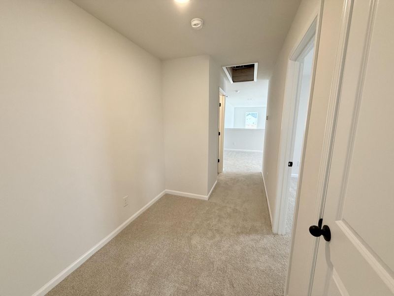 Spacious, unfurnished interior of a new home in , Summerville (Image 32).