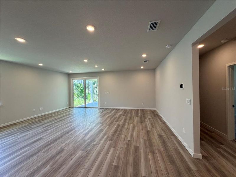 Spacious, unfurnished interior of a new home in Reserve East, Flagler Beach (Image 30).