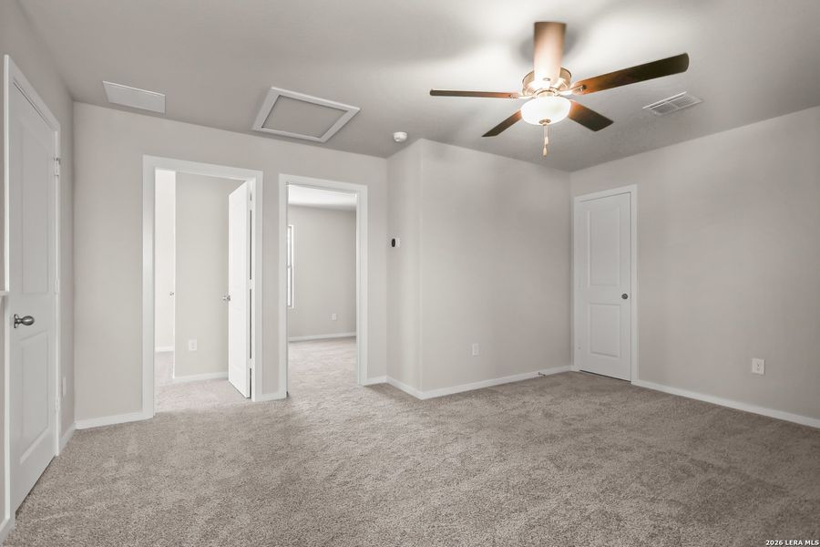 Spacious, unfurnished interior of a new home in The Parklands, Schertz (Image 28).