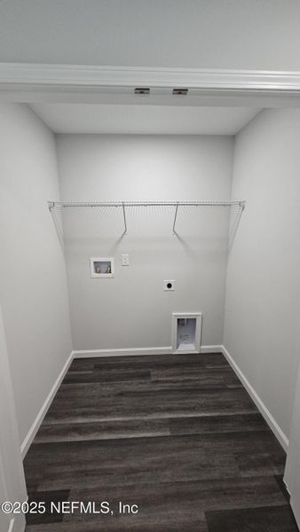 Spacious, unfurnished interior of a new home in , Jacksonville (Image 23).