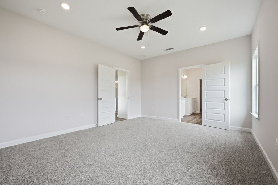 Spacious, unfurnished interior of a new home in Southern Charm, Crestview (Image 31).