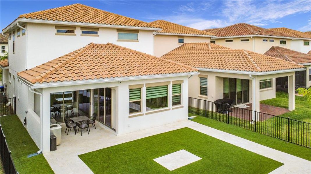 Exterior details and patio area of a home in , Orlando (Image 31).
