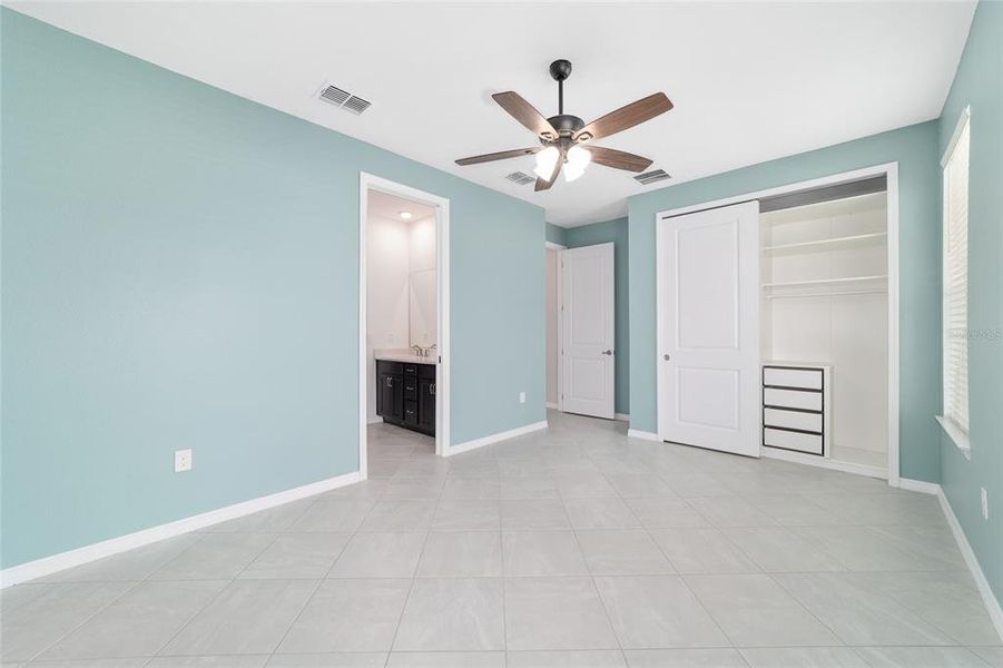 Spacious, unfurnished interior of a new home in Calesa Township, Ocala (Image 53).