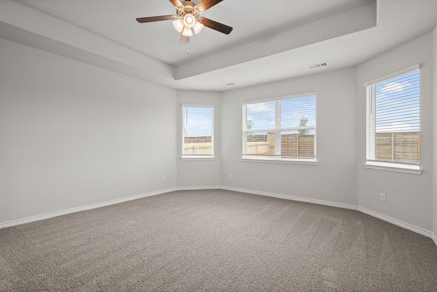 Spacious, unfurnished interior of a new home in Retreat at Fossil Creek, Fort Worth (Image 9). Spacious, unfurnished interior of a new home in Retreat at Fossil Creek, Fort Worth (Image 9).