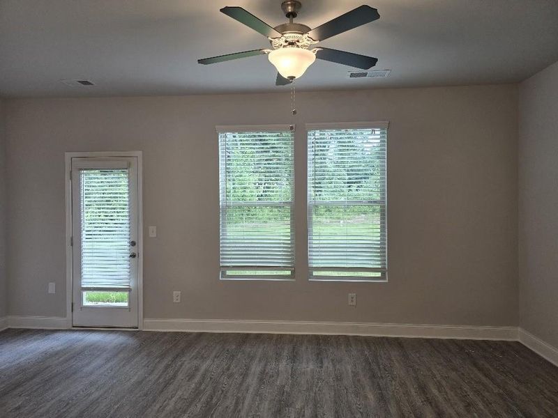 Spacious, unfurnished interior of a new home in Morning Creek Forest, College Park (Image 9).