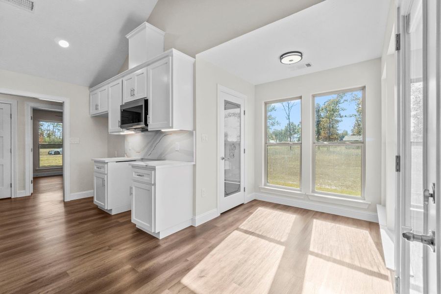 Furnished interior view inside a new home in , Onalaska (Image 6).