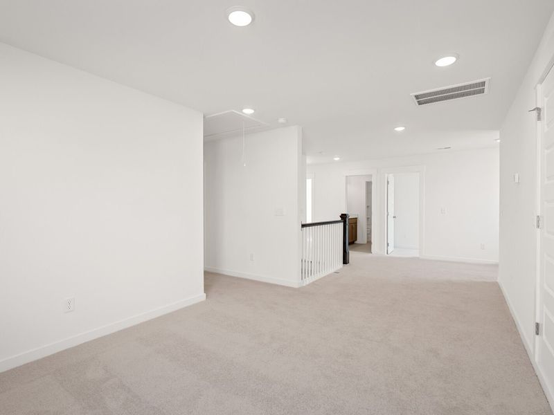 Spacious, unfurnished interior of a new home in Benders Cove, Mount Juliet (Image 34).