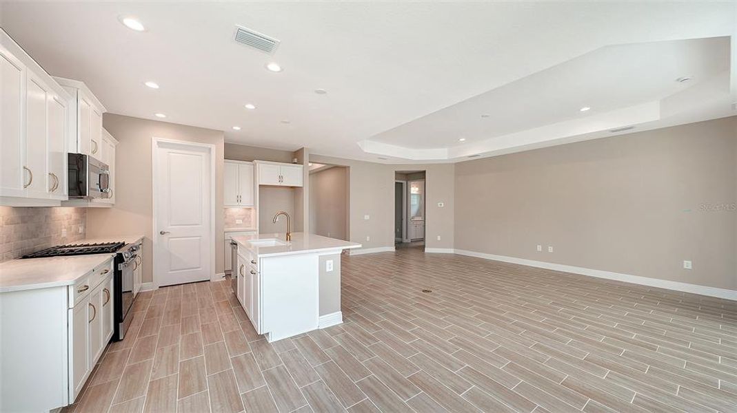 Spacious, unfurnished interior of a new home in Grand Park, Sarasota (Image 40). Spacious, unfurnished interior of a new home in Grand Park, Sarasota (Image 40).