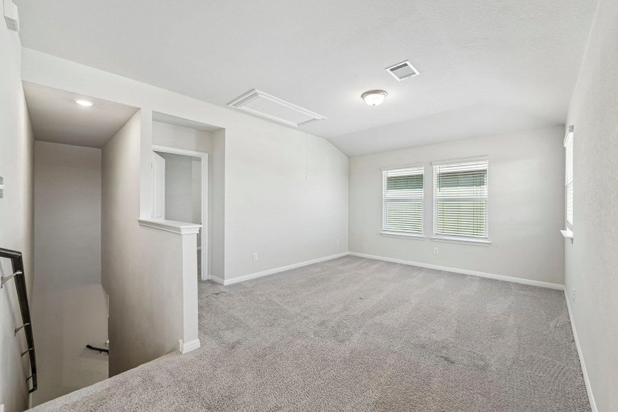 Spacious, unfurnished interior of a new home in Waterstone Crossing, Kyle (Image 27).