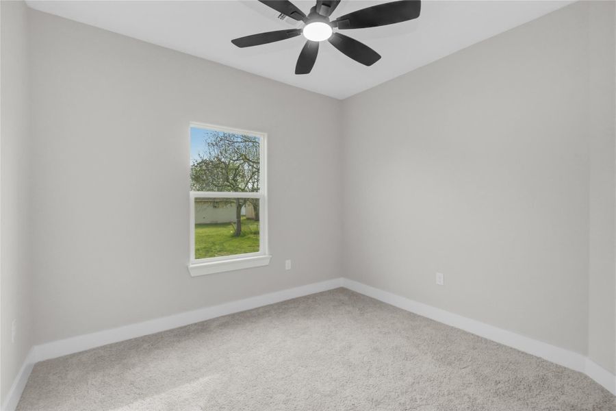 Spacious, unfurnished interior of a new home in , Freeport (Image 21).