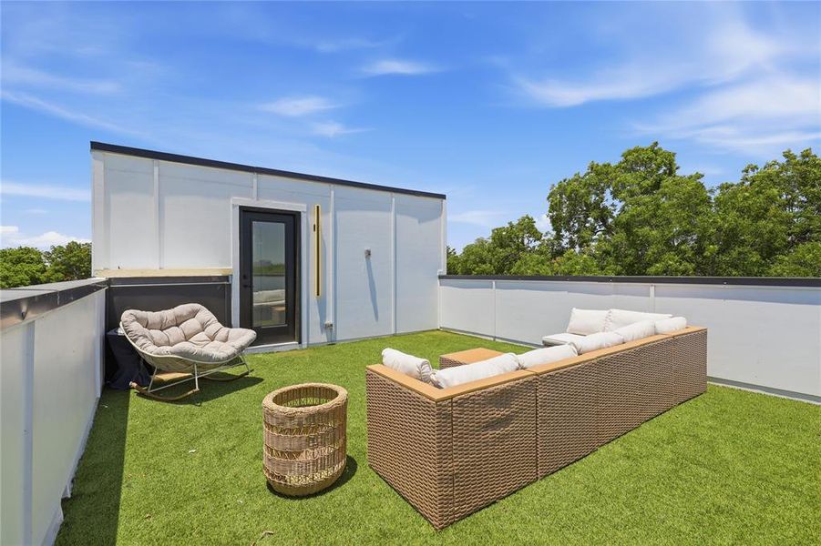 Exterior details and patio area of a home in , Dallas (Image 24).