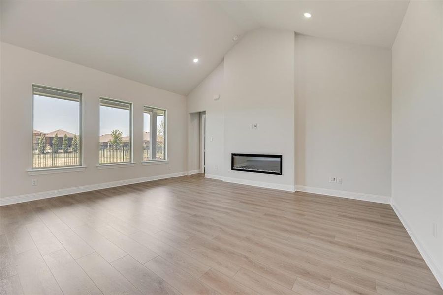 Spacious, unfurnished interior of a new home in Villages of Creekwood, Frisco (Image 12). Spacious, unfurnished interior of a new home in Villages of Creekwood, Frisco (Image 12).